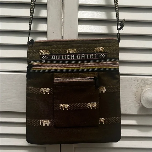 0977** Unisex Gold-Banana Leaf green Thai Silk Stylish Crossbody Bag - Picture 3 of 6